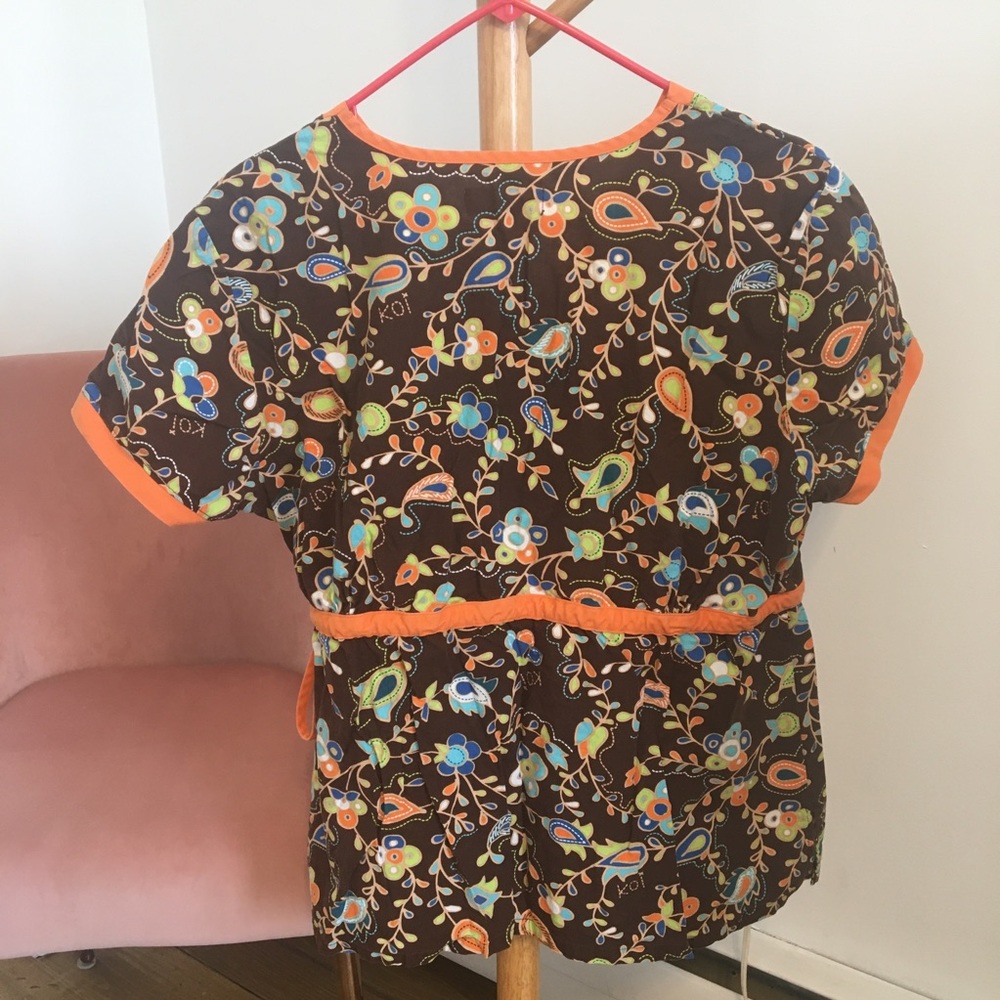 🟢BOGO FREE🟢 Scrub Top - Picture 2 of 4